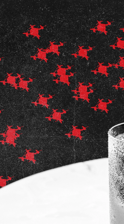 Изображение-Заходит авторка DOXA в бар… и обсуждает марксизм с сотрудником пропагандистского канала