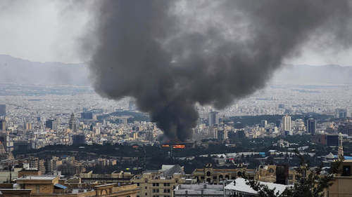 Последствия израильского удара по зданию иранского гостелевидения в Тегеране